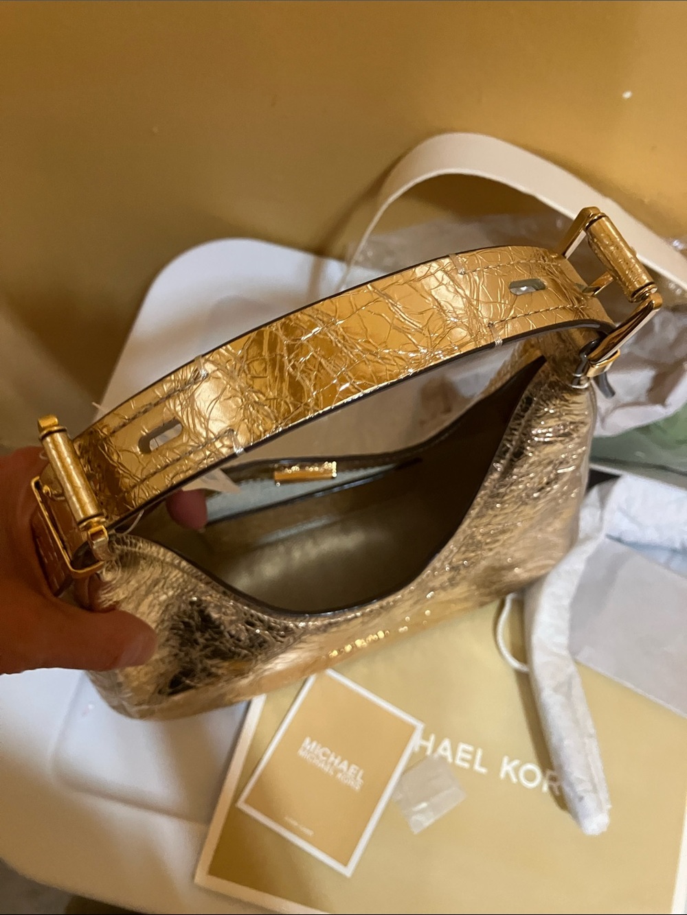 MICHAEL Michael Kors Nolita Metallic Pale Gold Criackled leather Shldr bag - Picture 9 of 14